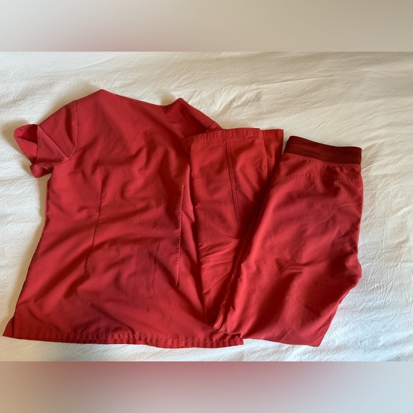 Figs Rust Scrub Set - Picture 2 of 2